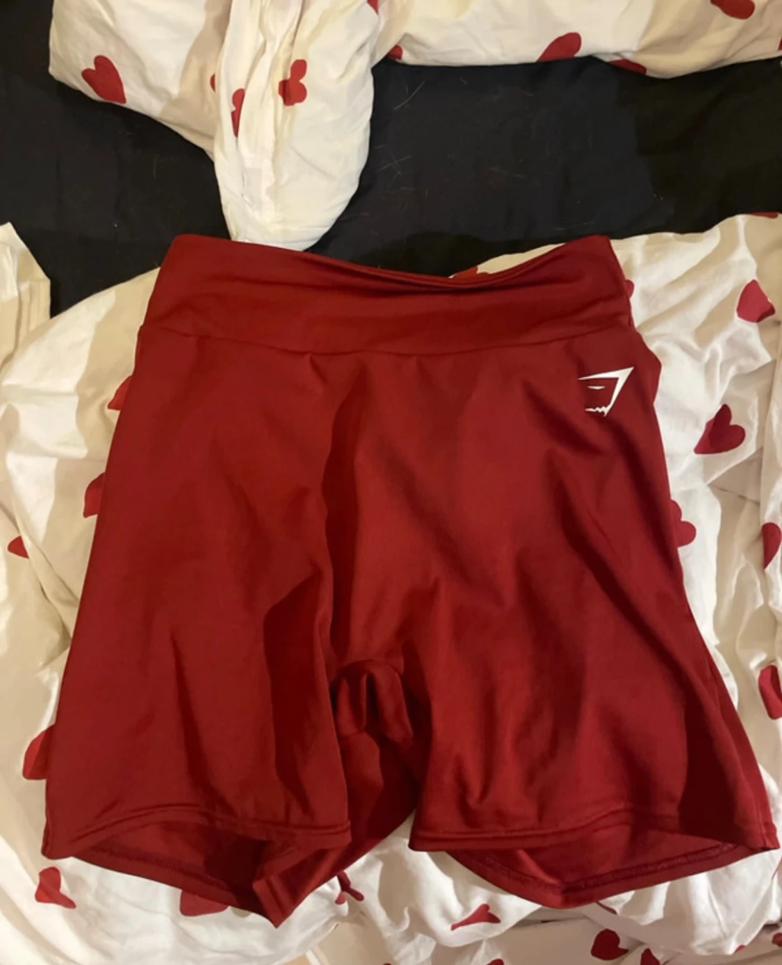 Röda gymshark shorts