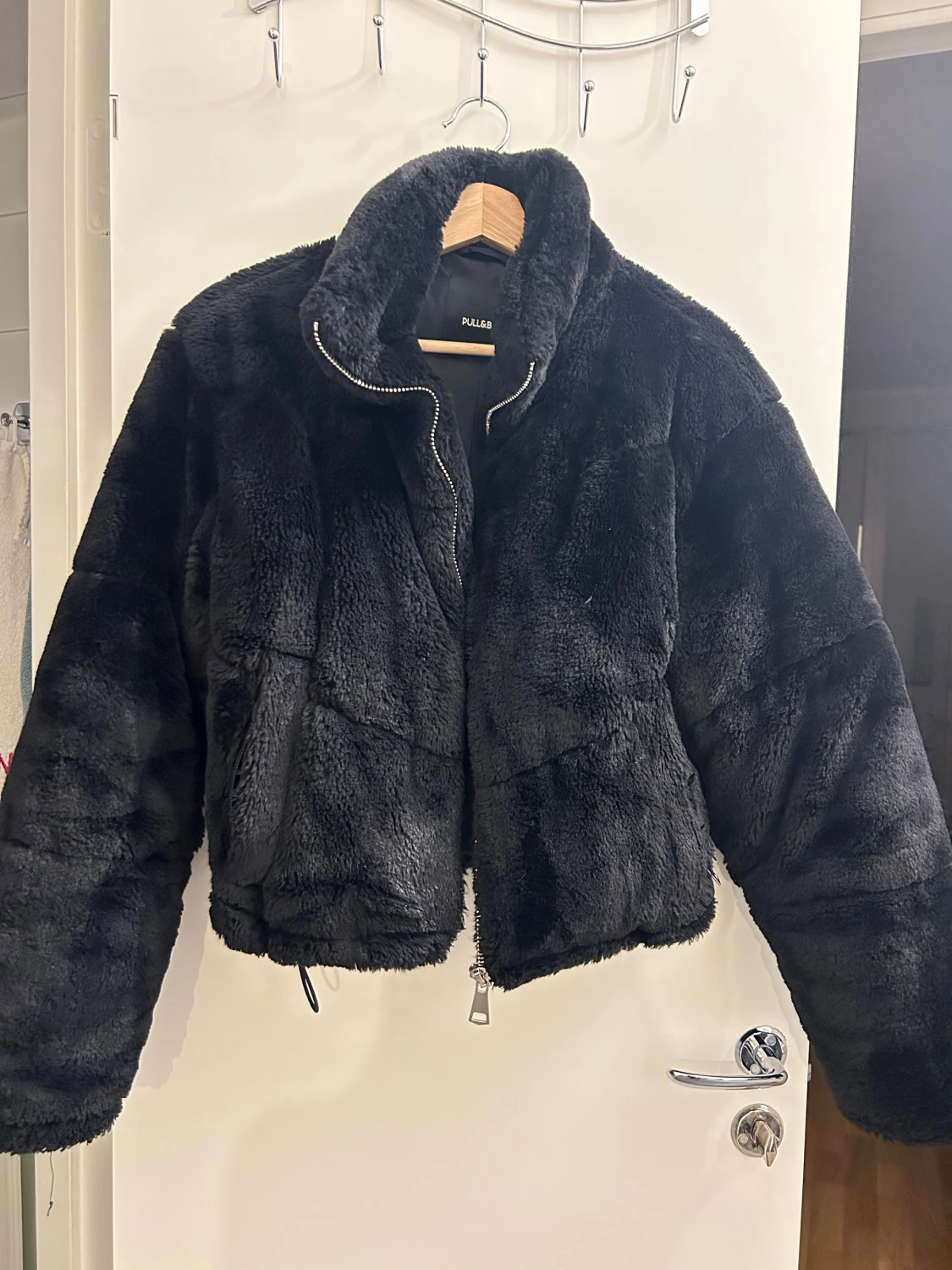 Svart teddyjacka från Pull&Bear - 3