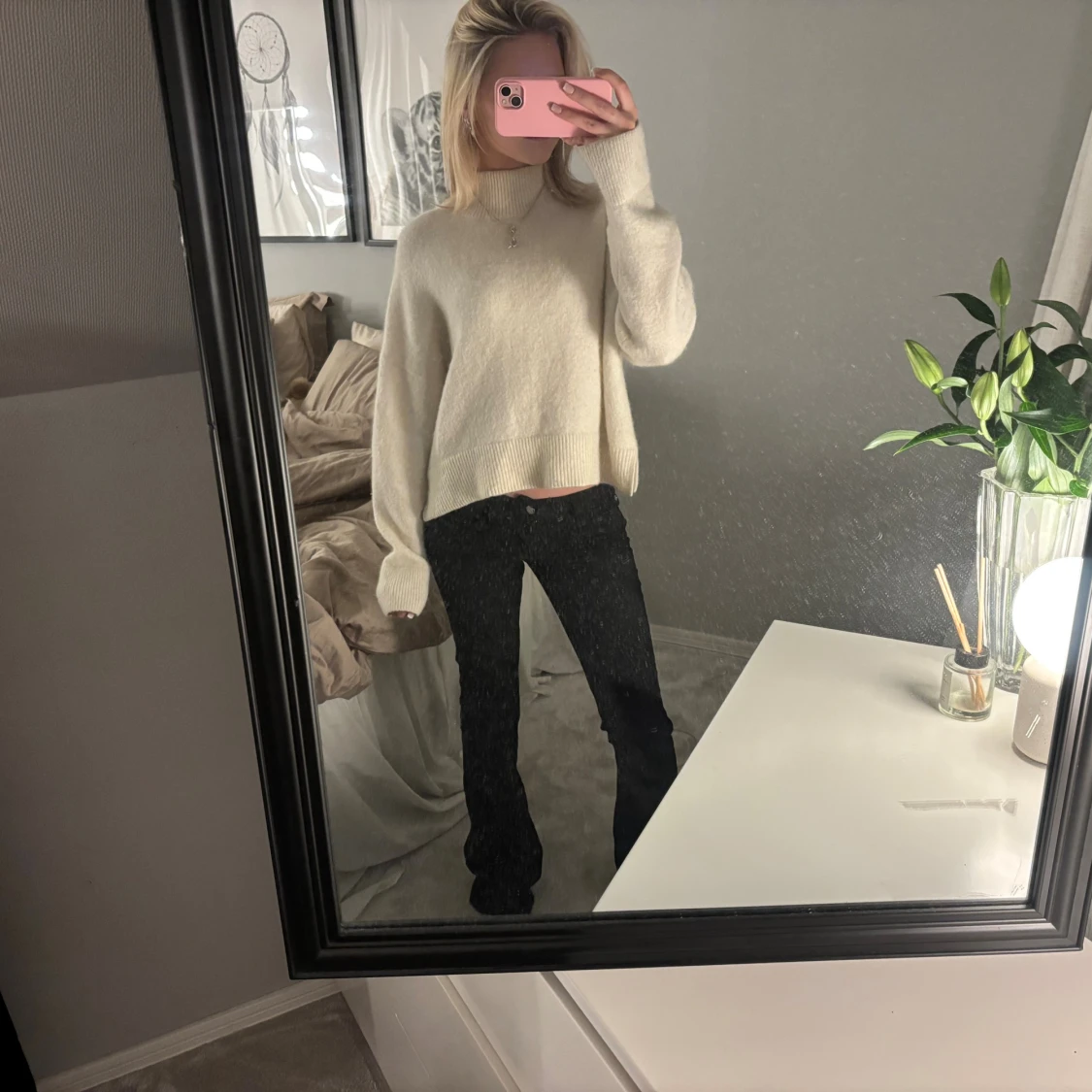 Beige stickad polotröja