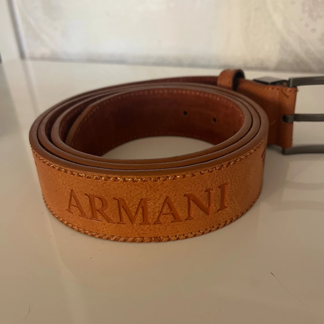 Brunt skärp från Armani i skinn - 2