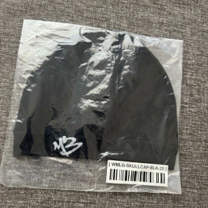 "Helt Ny" Limited Edition M3 Skullcap - Säljer en helt ny M3 Skullcap av Marlons limited merch-drop. Sålde slut på under 30 minuter och har inte kommit tillbaka i lager! "Öppen för erbjudanden"