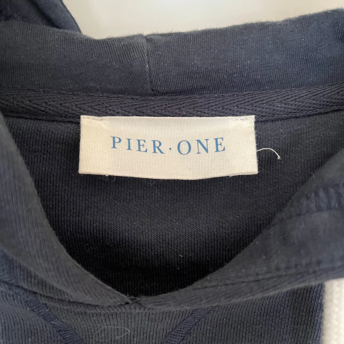 Mörkblå hoodie från Pier One - 1