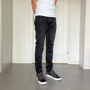 Replay Anbass Jeans  - Säljer nu dessa Replay Anbass Jeans, W31 och L32, skriv för fler bilder/frågor🙌🏼