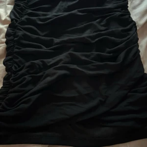 Mini kjol - Kort svart kjol! Använd 1 gång