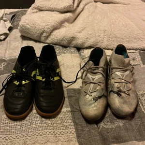 Fotbollsskor Puma och protouch - Två stycken fotbollsskor, ute skorna är från Puma i storlek 40 och är i future kollektionen. Inne skorna är från pro touch med storlek 37. Puma skorna har tecken på användning men är fortfarande i gott skick men är lite skitiga