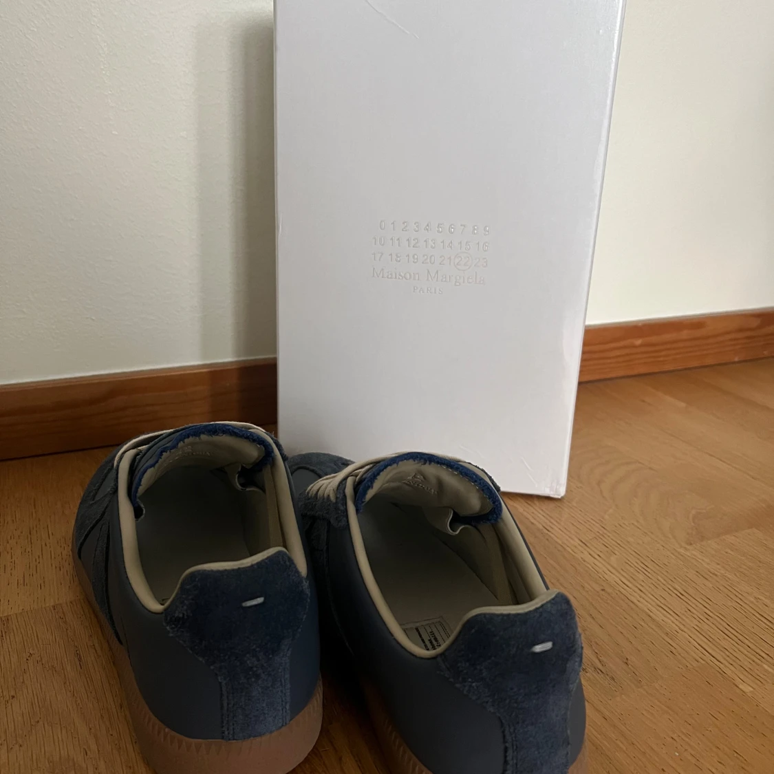 Maison Margiela GATS - Mörkblå - 1