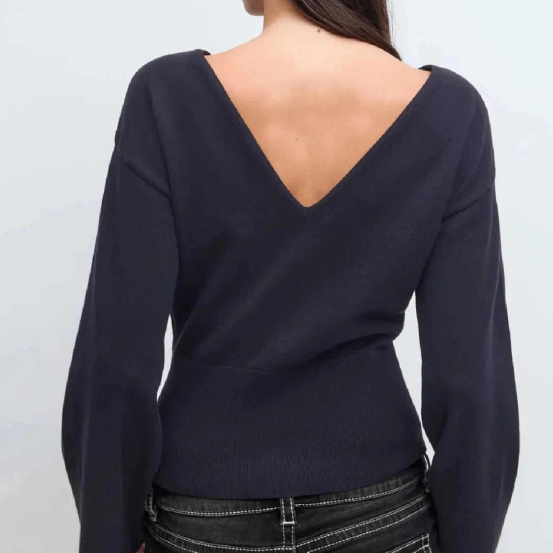 Mörk blå stickad tröja - 2