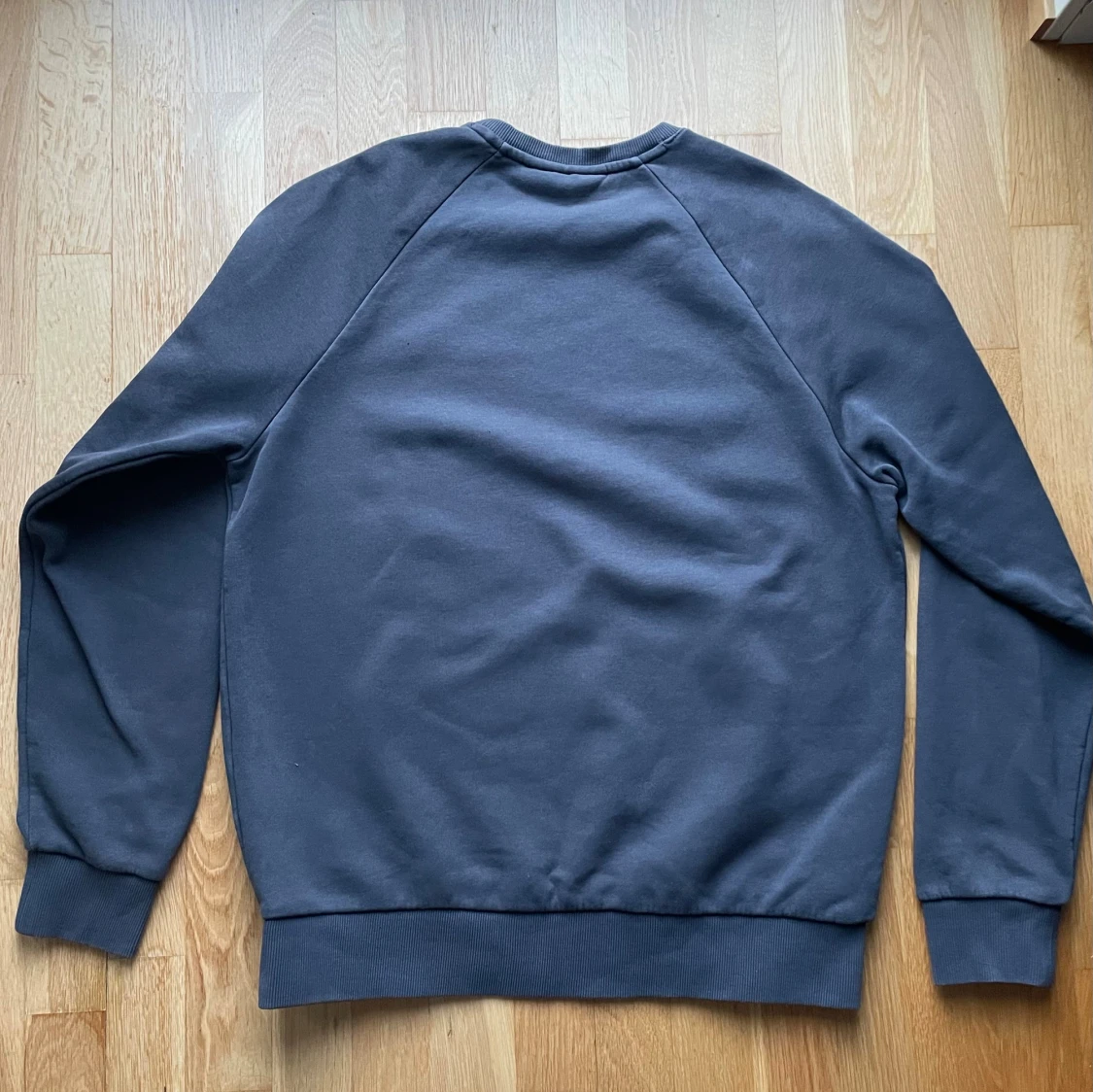 Mörkblå Peak Performance sweatshirt - 2
