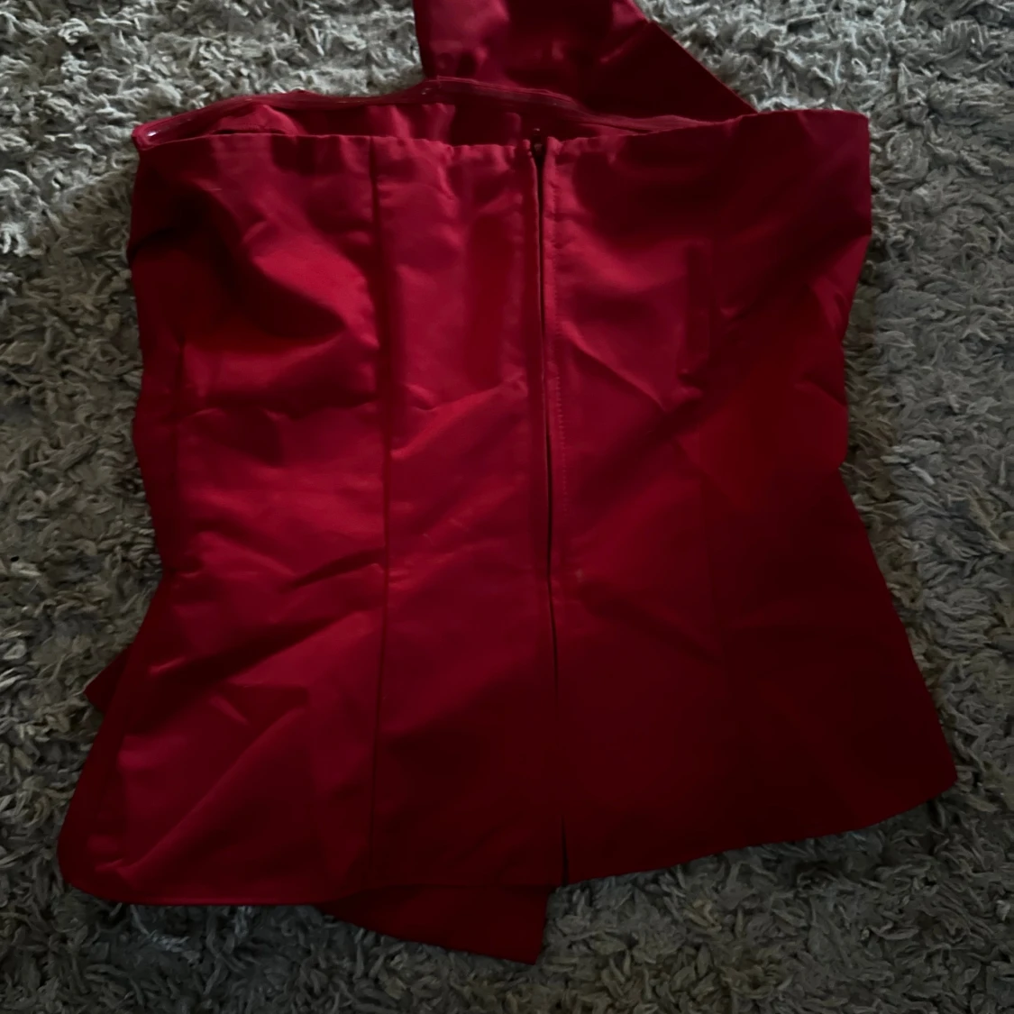 Röd axelbandslös topp med rosett H&M - 1