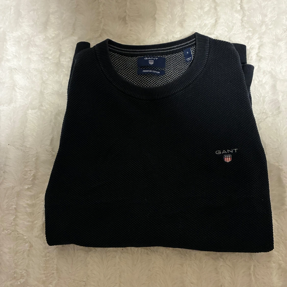 Mörkblå stickad tröja från GANT