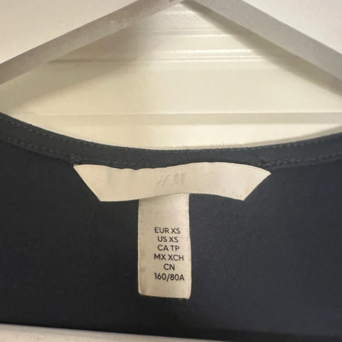 Mörkblå långärmad topp från H&M - 1