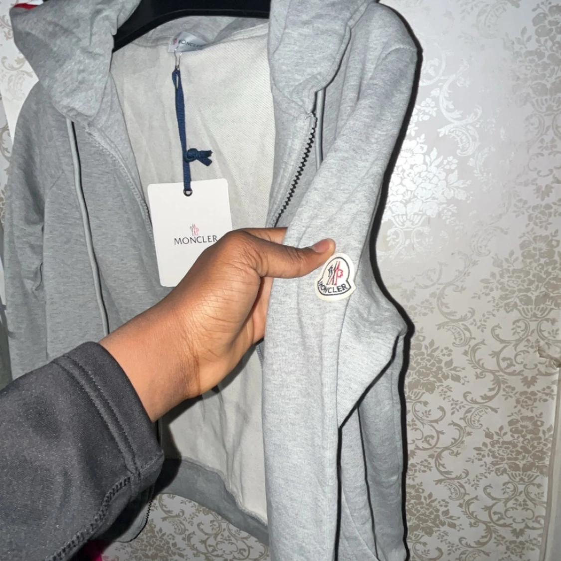 Grå Moncler hoodie med huva - 1