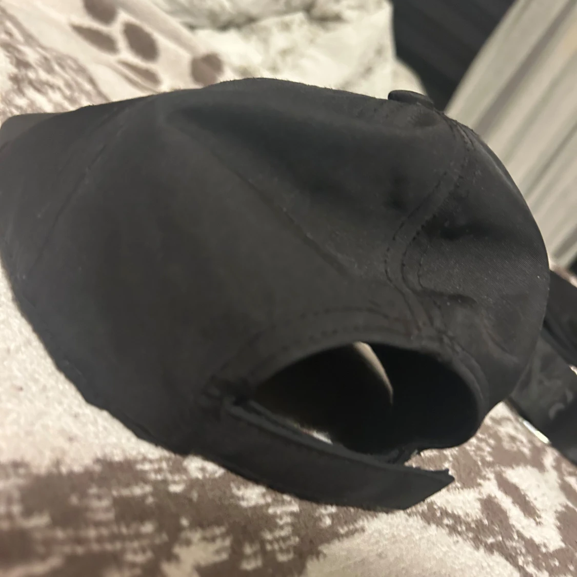 Svart keps från Prada i nylon - 1