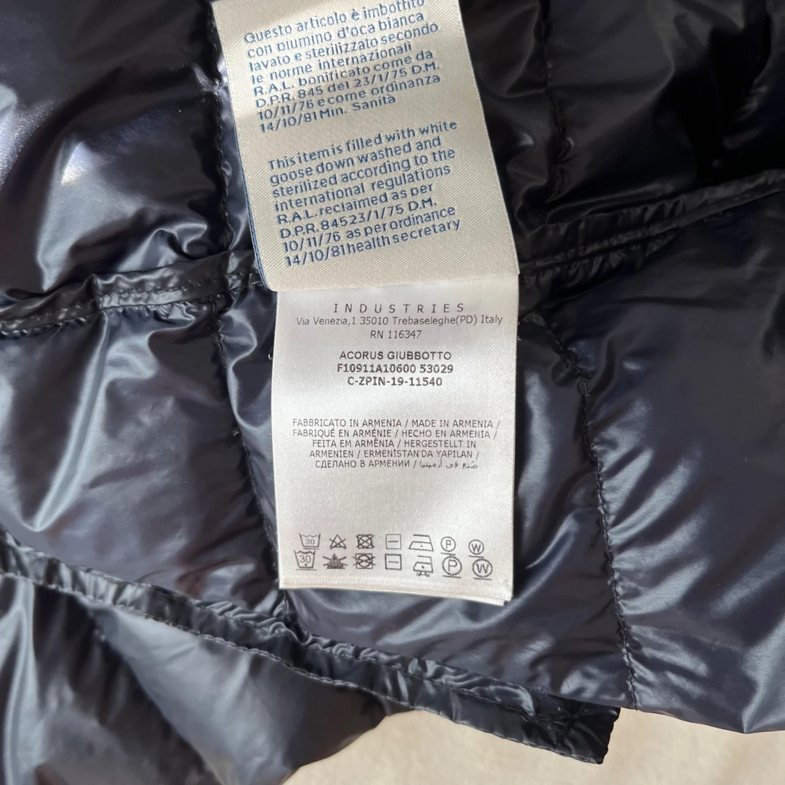 Svart Moncler dunjacka med dragkedja - 4