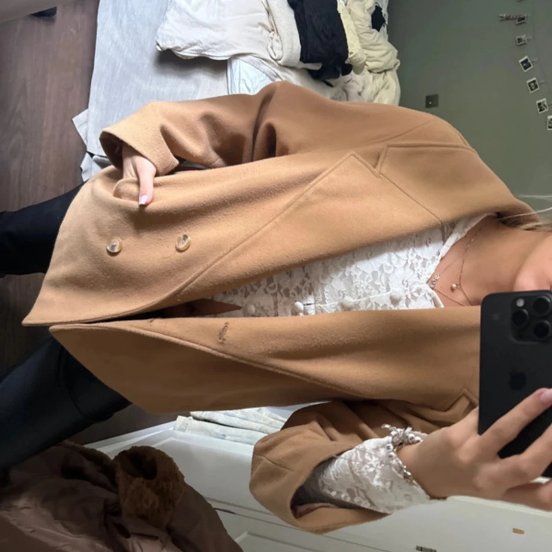 Beige kappa med knappar - 1