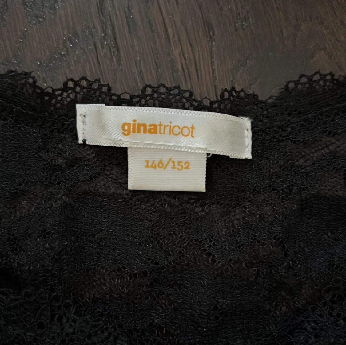 Svart spetslinne från Gina Tricot - 1