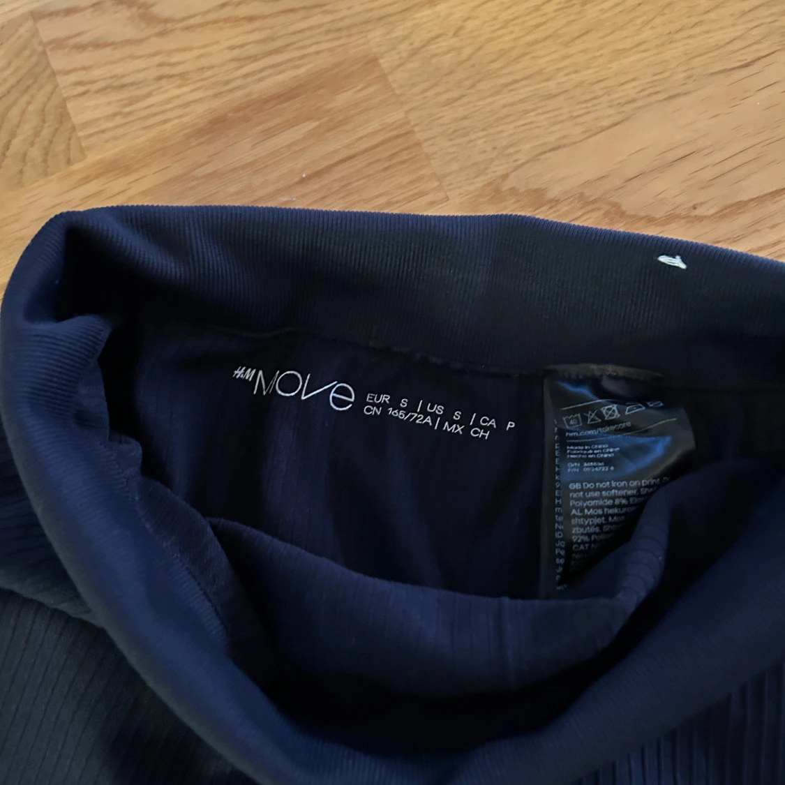 Ny Mörkblå ribbade leggings från H&M Move - 1