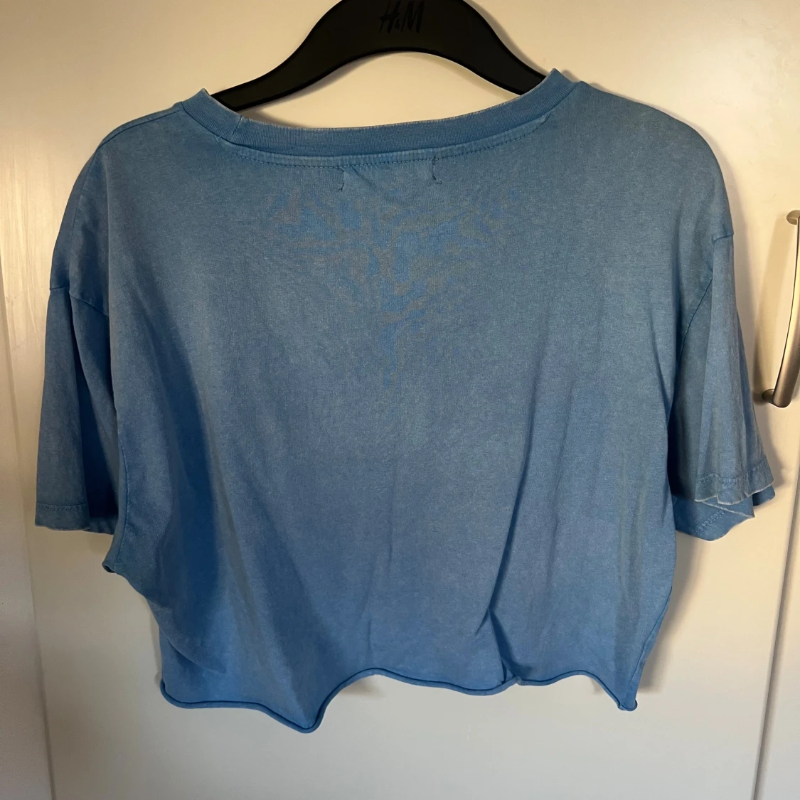 Blå croppad t-shirt från Pull&Bear - 1