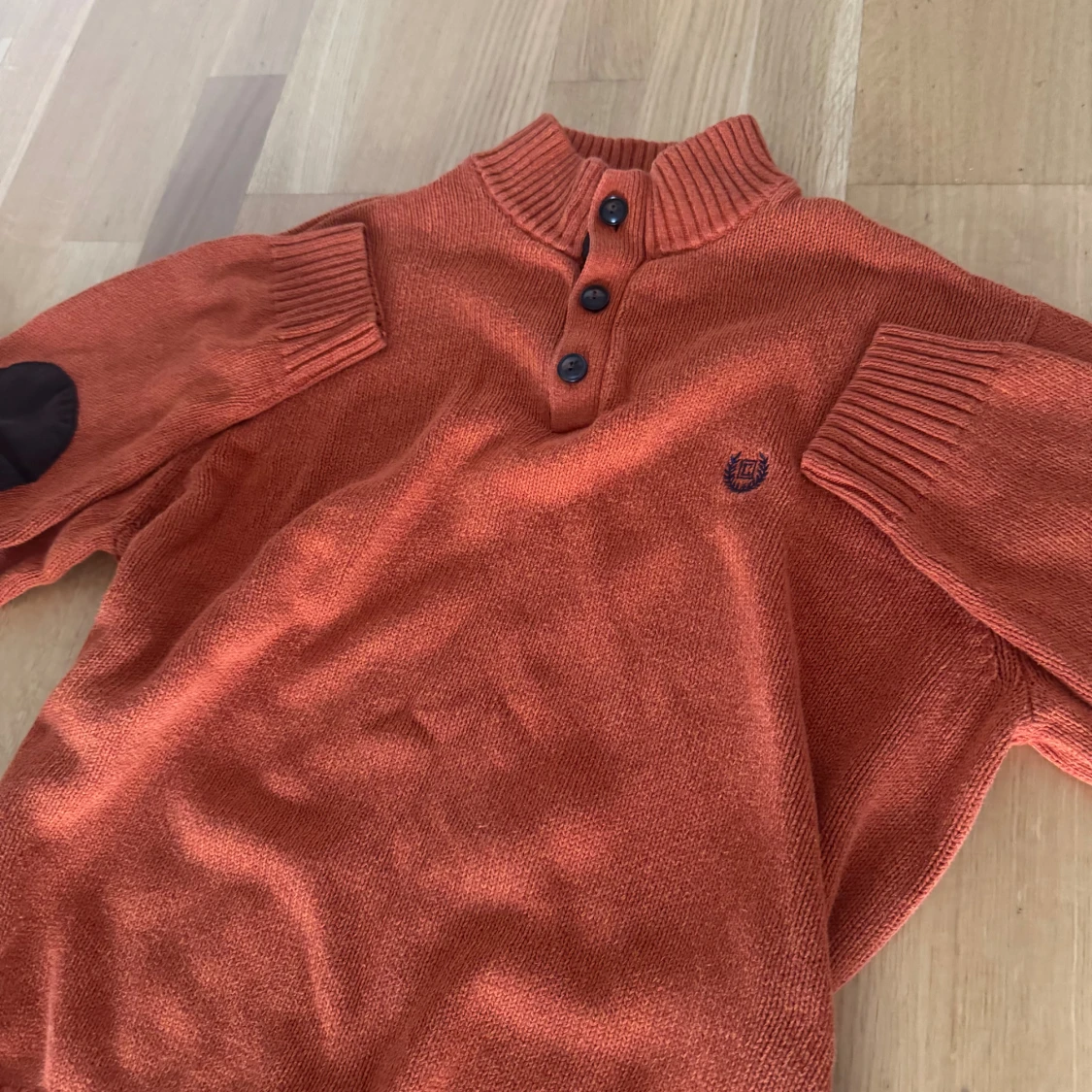 Orange stickad tröja från Chaps - 1