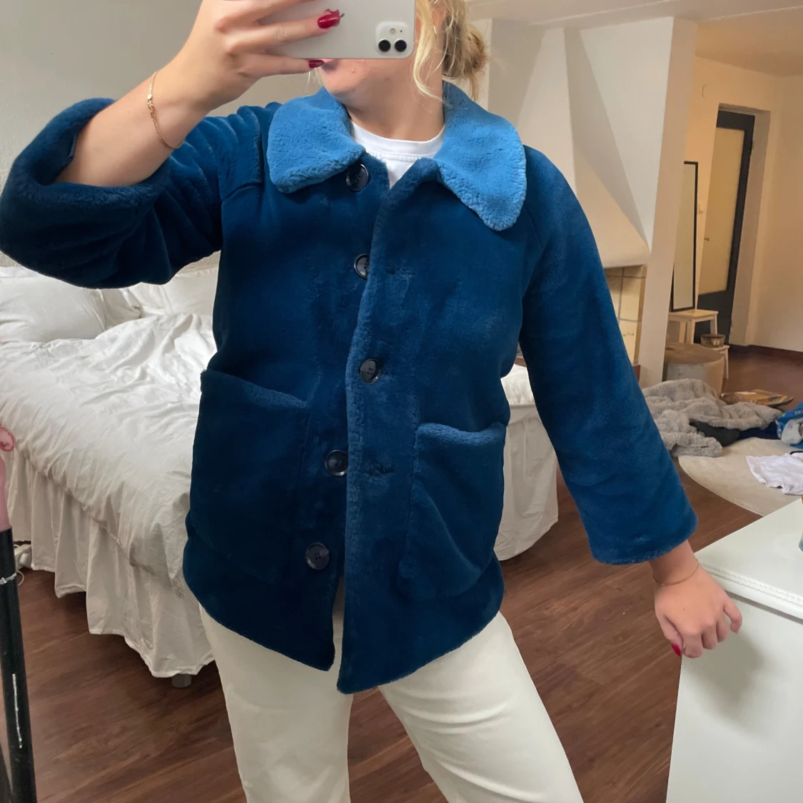 Blå pälsjacka