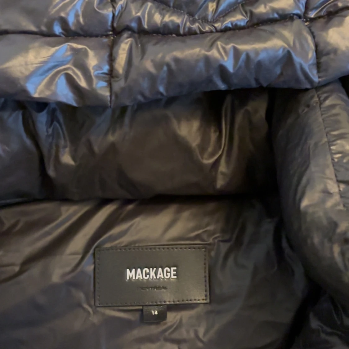 Svart pufferjacka från Mackage - 3