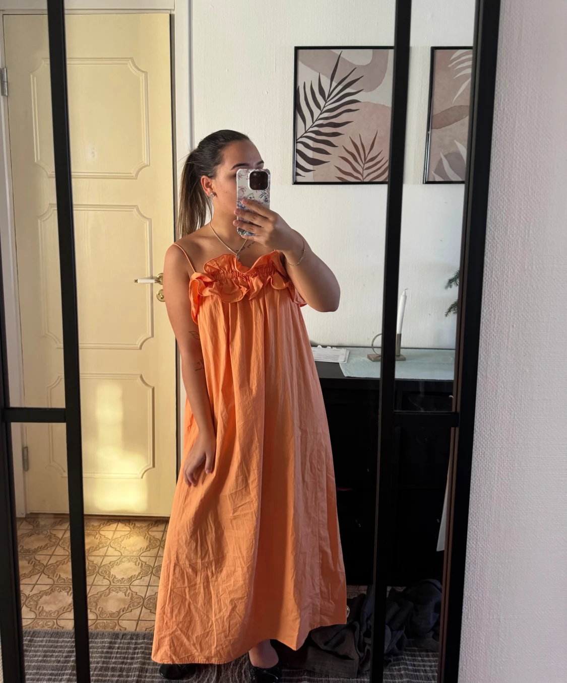 Ljusorange maxiklänning med volang - 3