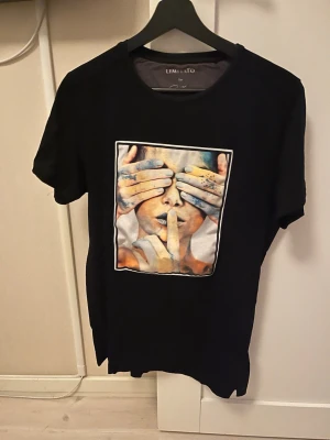 Limitato tisha - Schysst tisha i grymt skick 