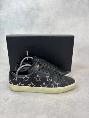 Saint Laurent court classic sneakers  - –  Condition: 8,5/10  –  What is included: Only the sneakers  –  Retail price: 700 euro