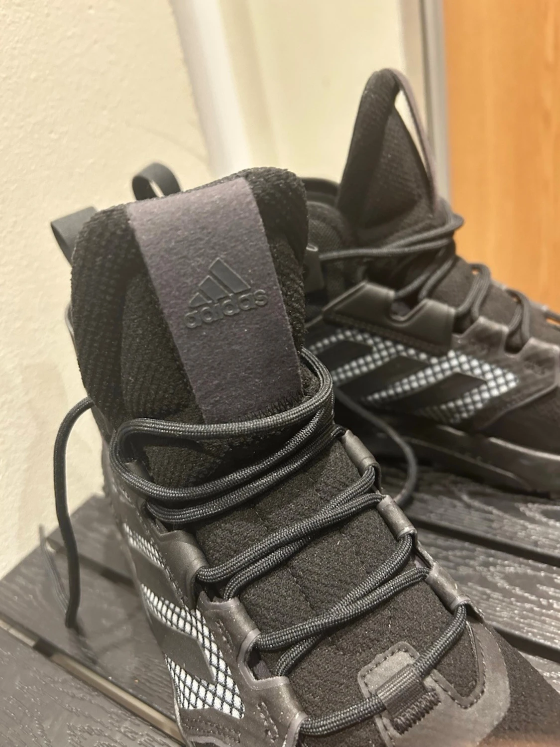 Svarta Adidas Terrex Gore-Tex kängor - 1