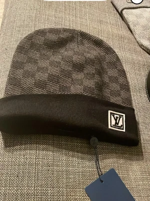 Mössa - Dm vid intresse 