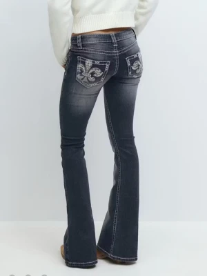 Lågmidjade jeans - Knappt använda och slutsålda på hemsidan, superfint skick💓💓