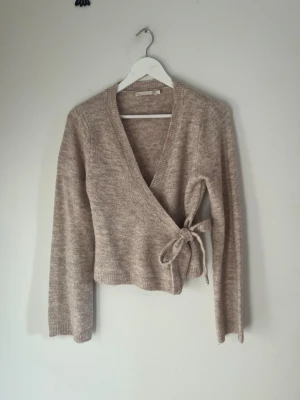 Beige knyt kofta - Aldrig använd 🩷