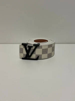 Bälte lv - Säljer ett bälte helt nytt oanvänd. Storlek 110cm snabb frakt.