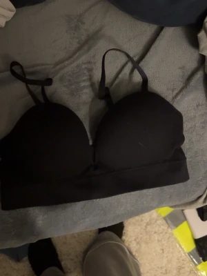 Svart bh  - Svart bj 