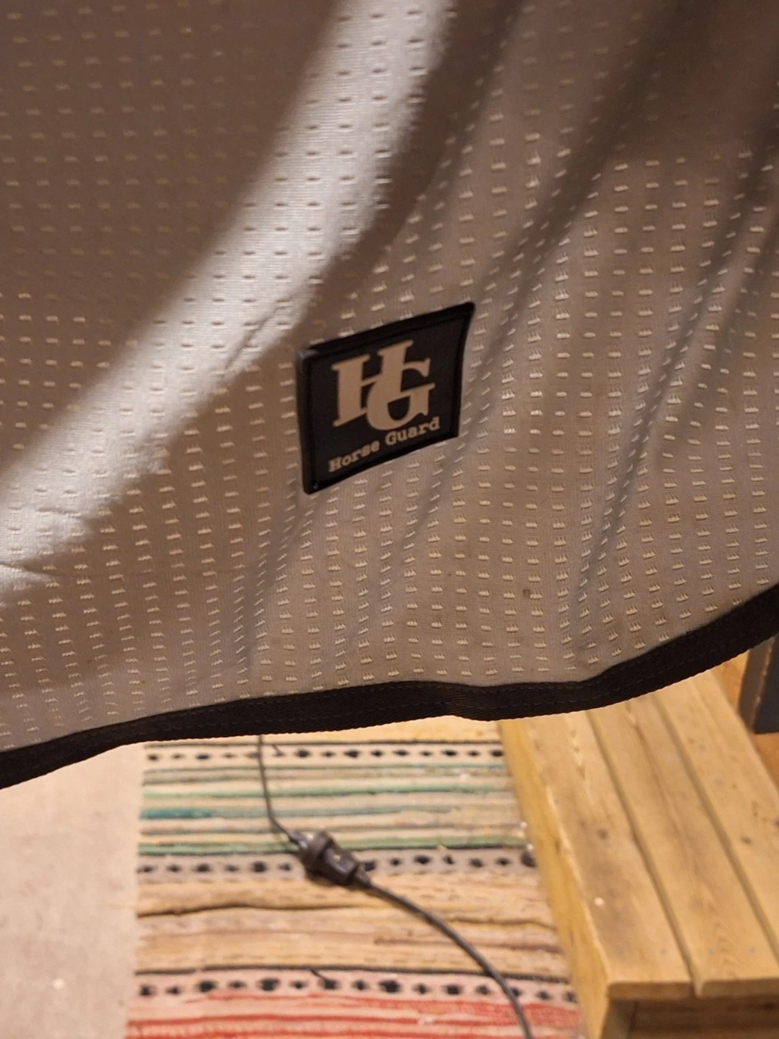 Ljusgrå flugridtäcke från Horse Guard - 2