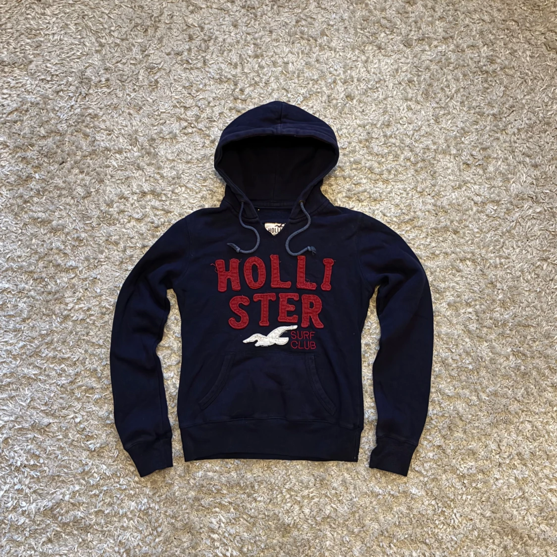 Mörkblå hoodie från hollister
