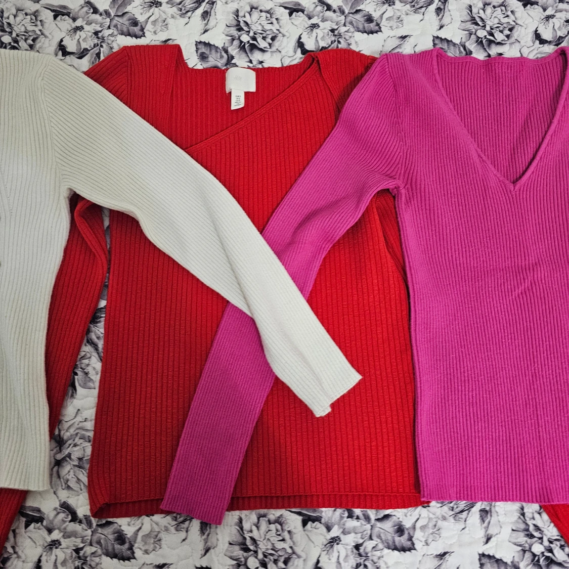 Tre ribbade långärmade tröjor - 2