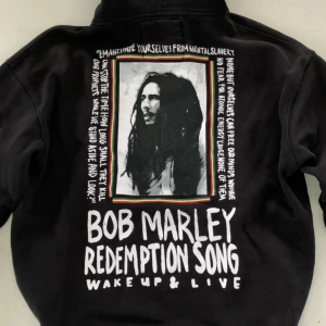 Bob marley hoodie - Snyggaste Bob Marley hoodien i tjockt tyg och boxig modell. Såå snygg och unik 