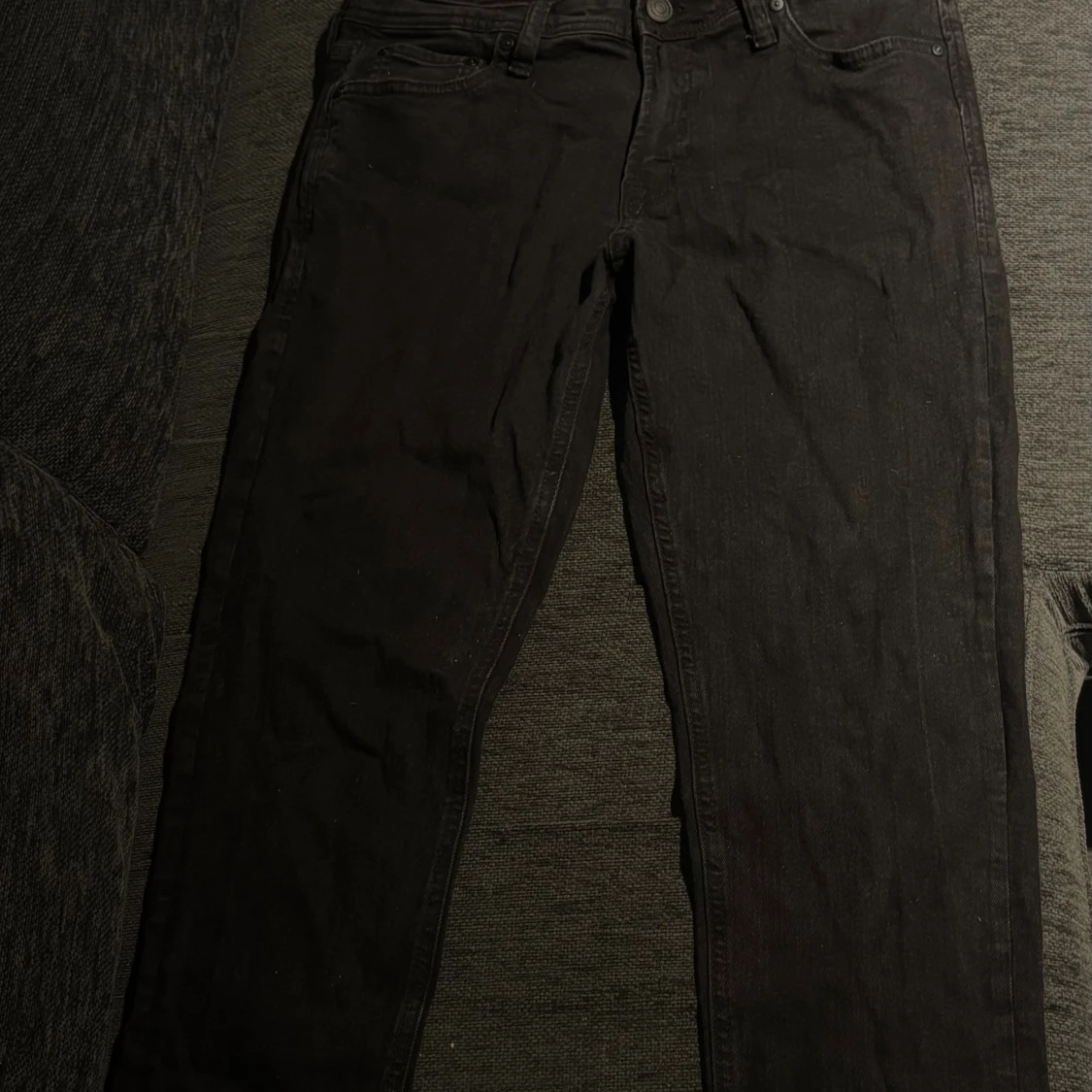 Svarta jeansbyxor i slim fit