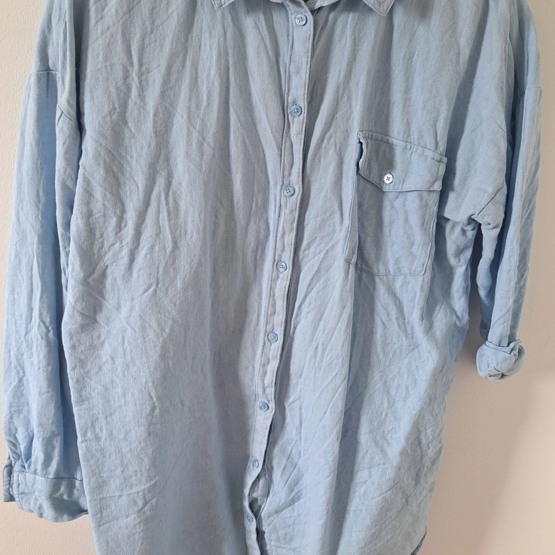 Ljusblå skjorta från KappAhl - 1