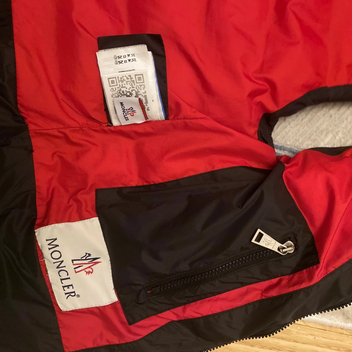 Svart dunväst från Moncler - 2