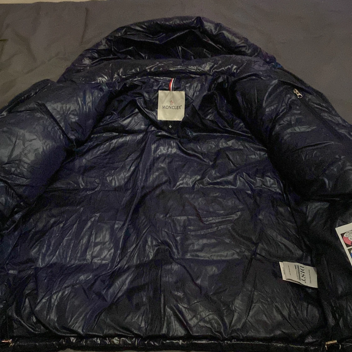 Mörkblå Moncler dunjacka med huva - 1