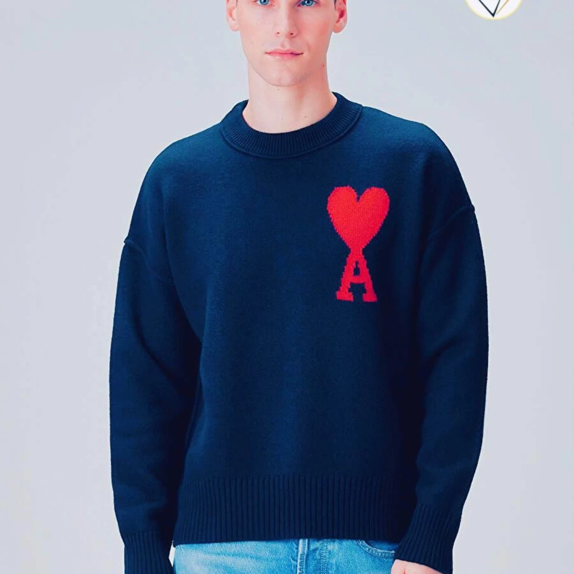 Ami stickad tröja med rött hjärta