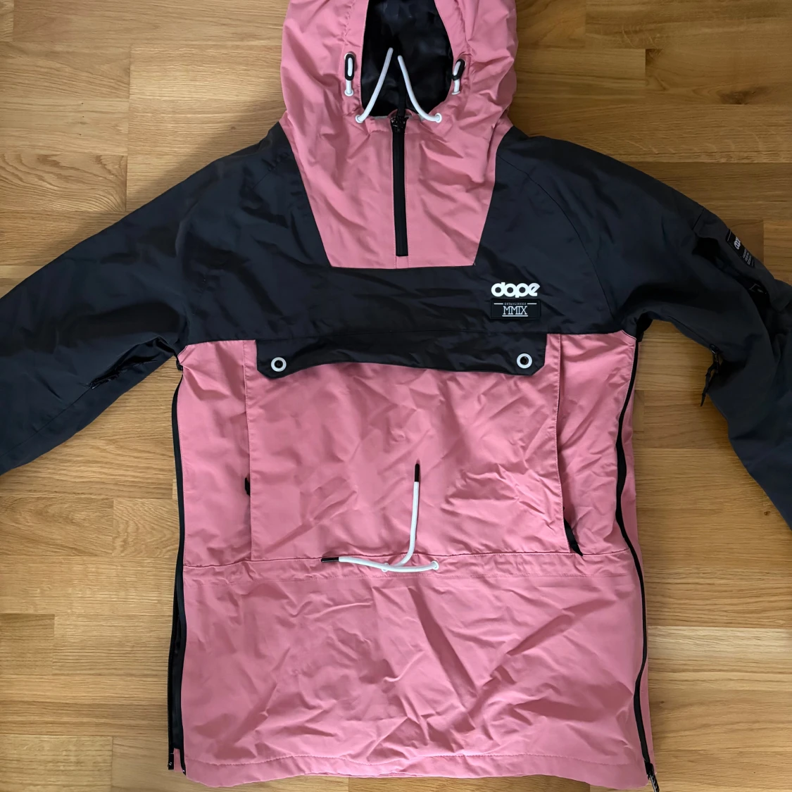 Dope rosa och svart vindjacka - 1