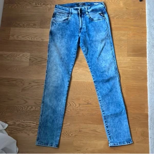 Replay anbass - Replay anbass i storlek 31/32