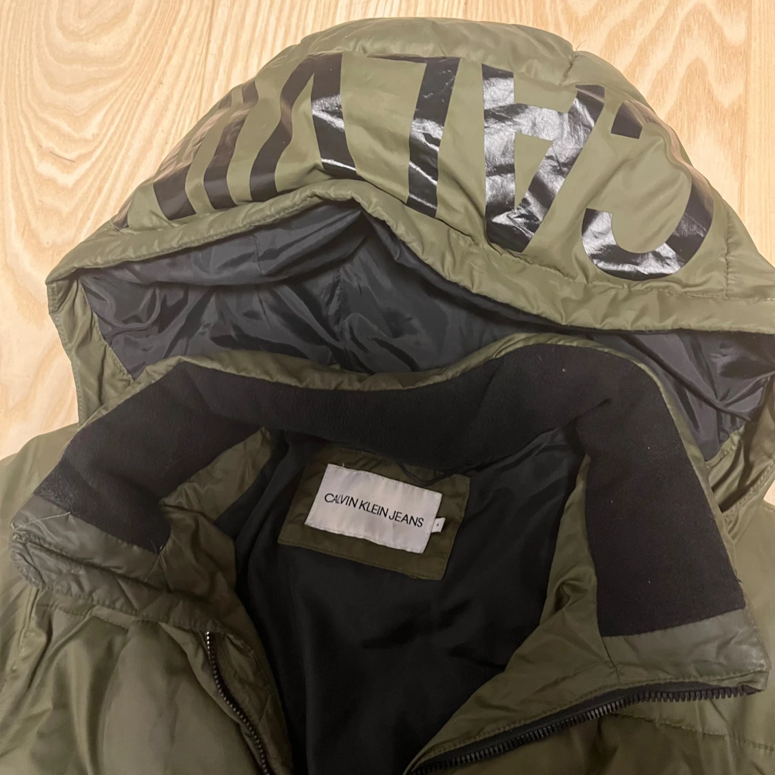 Grön pufferjacka från Calvin Klein Jeans - 1