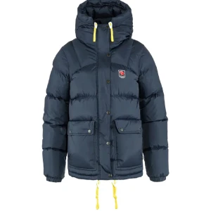 INTRESSEKOLL - Intressekoll på min mörkblåa fjällräven jacka då jag vill sälja den och köpa en ny, är du intresserad hör av dig! Pris kan såklart diskuteras 💙