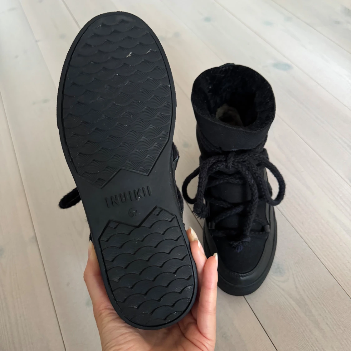 Svarta Inuikii vinterskor  - 4
