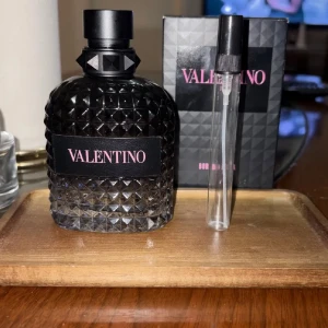 10ml Valentino Uomo Born in Roma EdT - Tjena säljer en 10ml sample av Valentino Born in Roma EdT för ett rimligt pris, gratis sample ingår vid köp