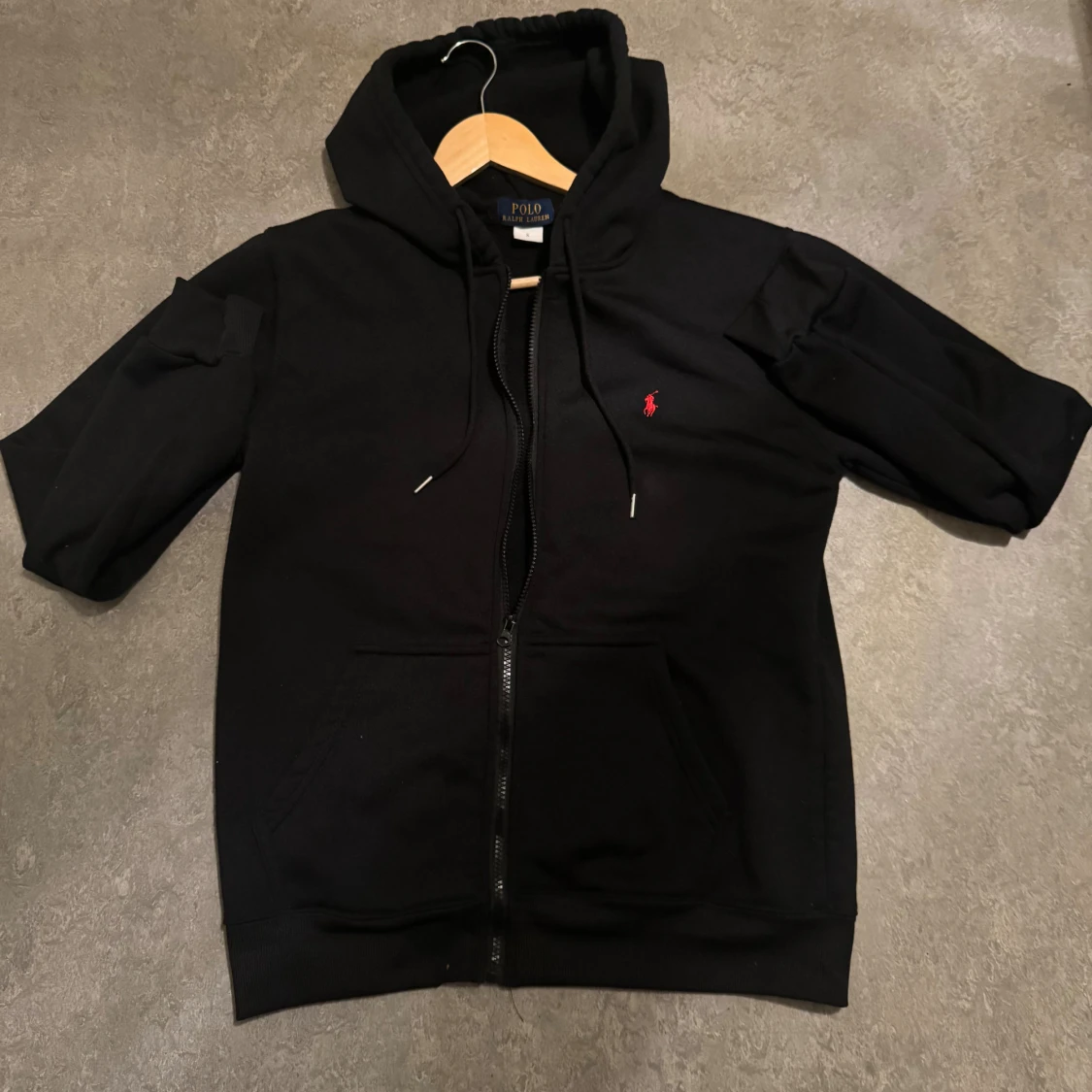 Svart hoodie från Polo Ralph Lauren